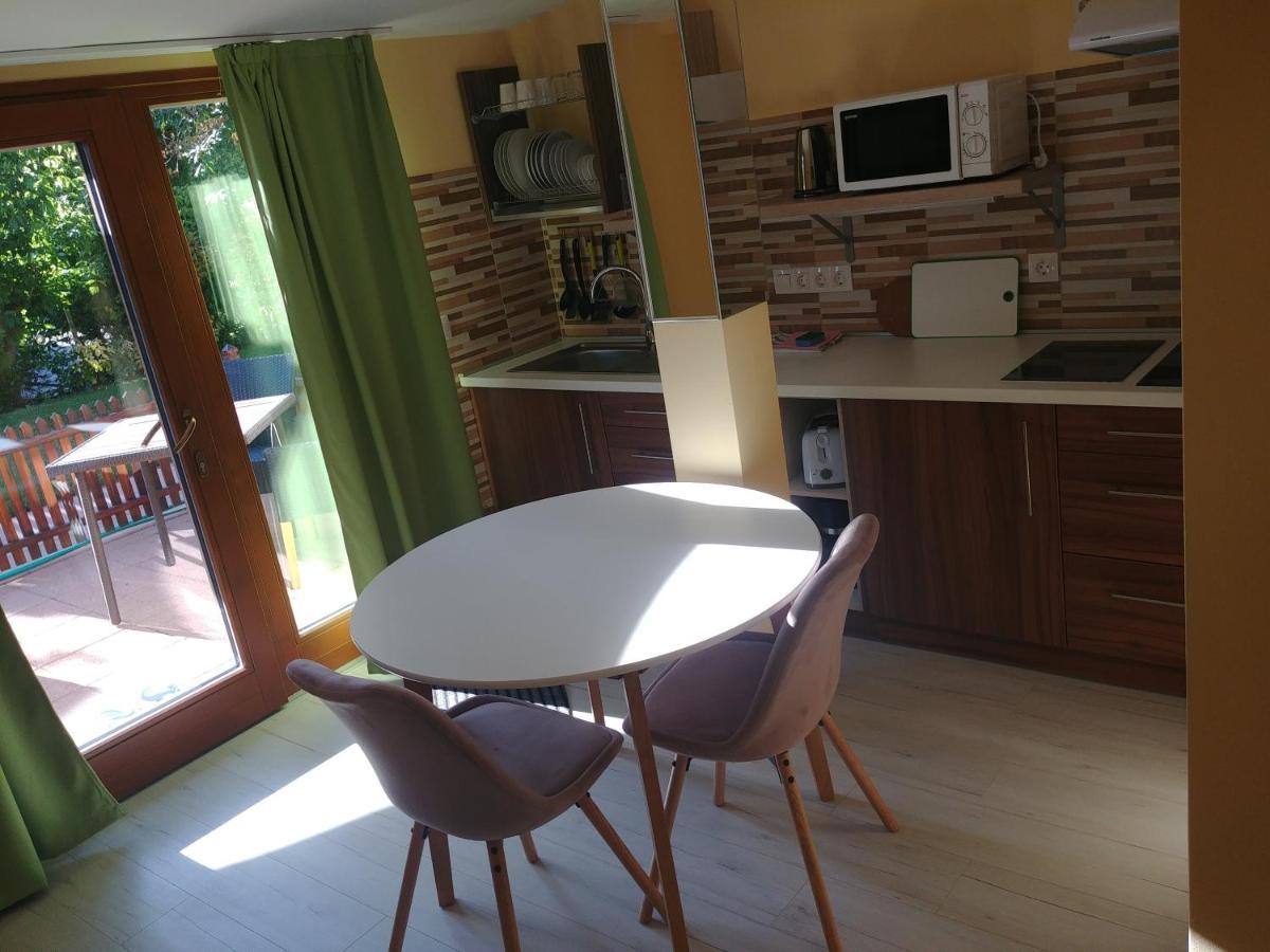 Ciklamen Apartman Gyenesdiás エクステリア 写真