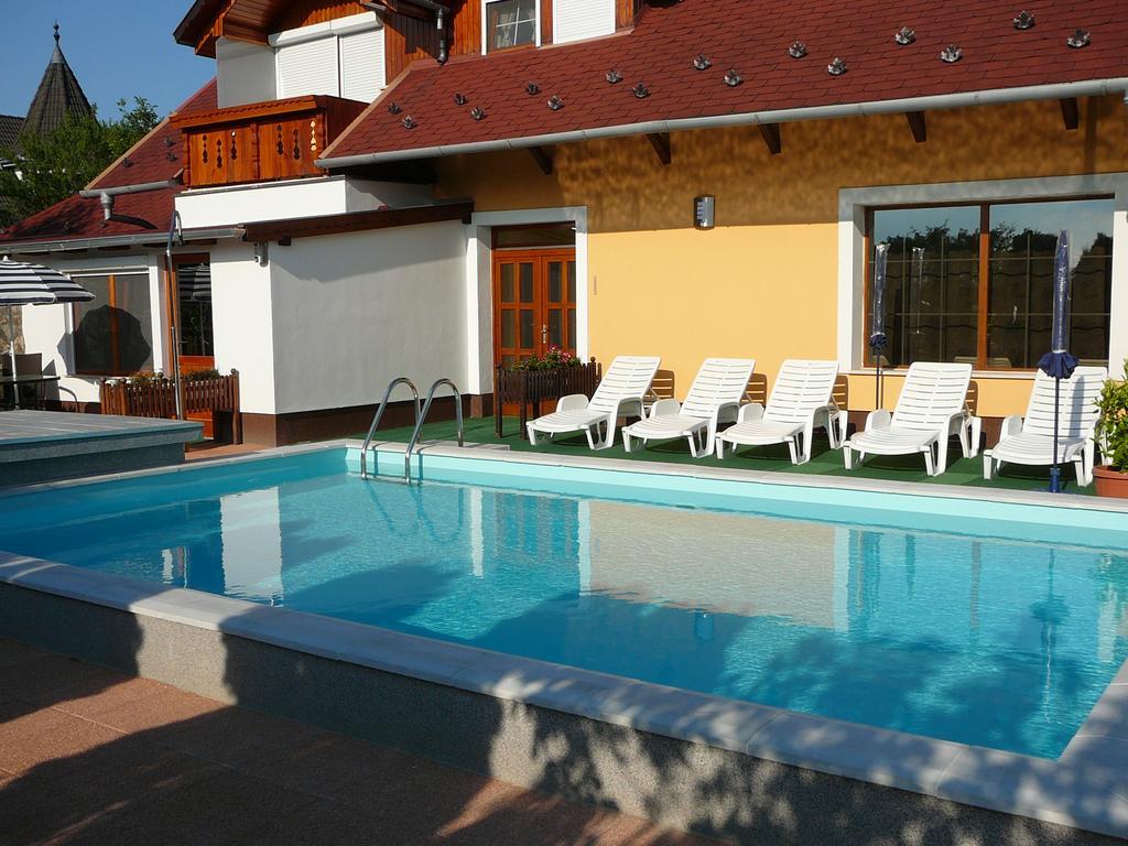 Ciklamen Apartman Gyenesdiás エクステリア 写真