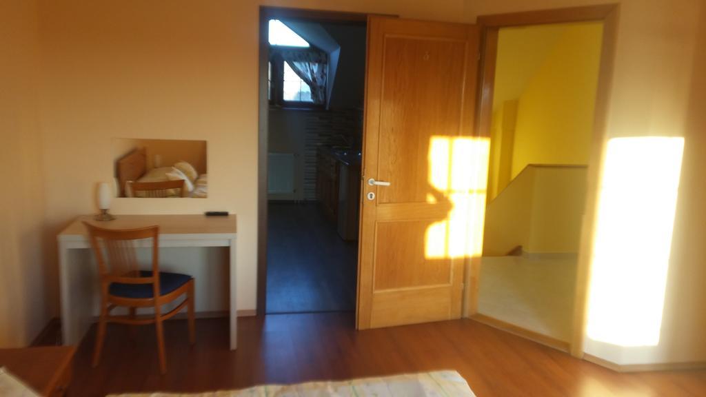 Ciklamen Apartman Gyenesdiás エクステリア 写真